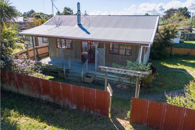 Photo of property in 35 Old Coach Road South, Otaki Beach, Otaki, 5512