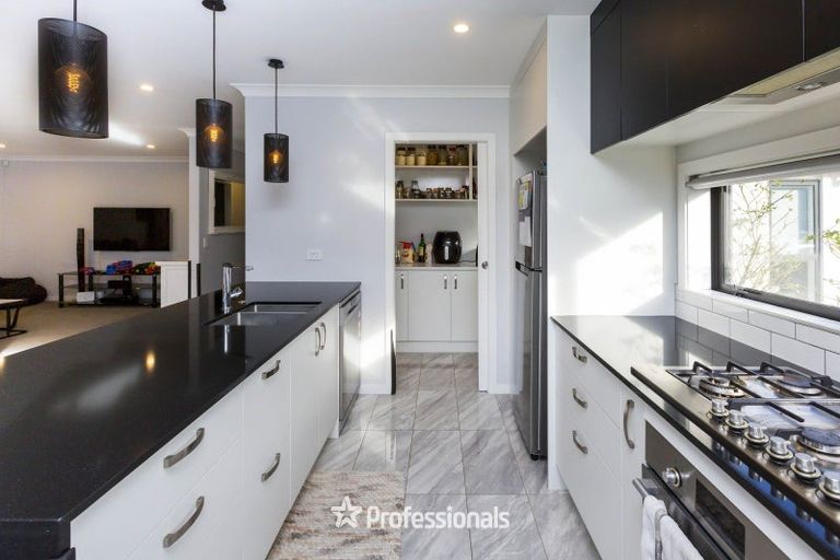 Photo of property in 10 Kerrigan Crescent, Wallaceville, Upper Hutt, 5018