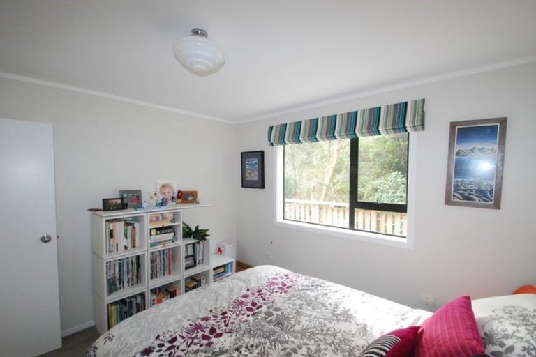 Photo of property in 2 Kapil Grove, Khandallah, Wellington, 6035