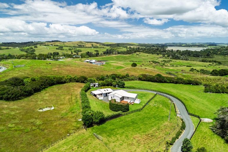 Photo of property in 6 Te Pahi River Drive, Paparoa, Maungaturoto, 0583
