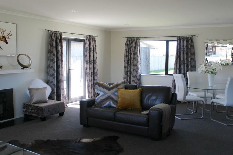 Photo of property in 14 Feist Street, Carterton, 5713