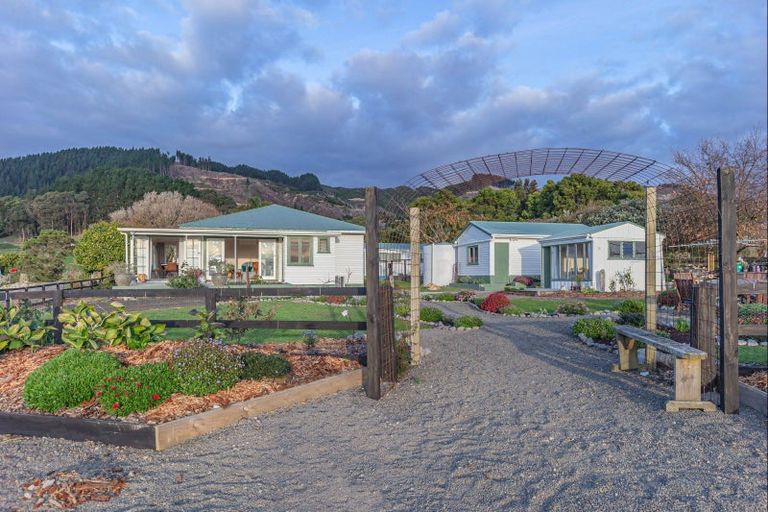 Photo of property in 252 Wallace Road, Koputaroa, Levin, 5571