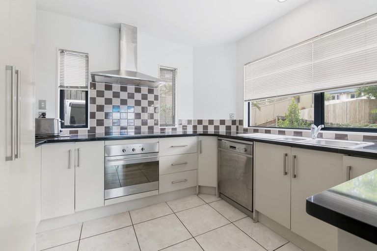 Photo of property in 23 Mariners View Road, Beach Haven, Auckland, 0626