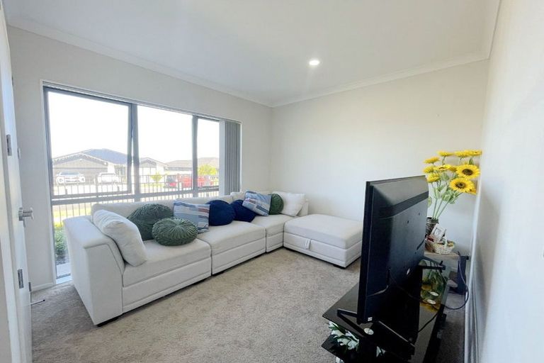 Photo of property in 7 Papaview Road, Papakura, 2110