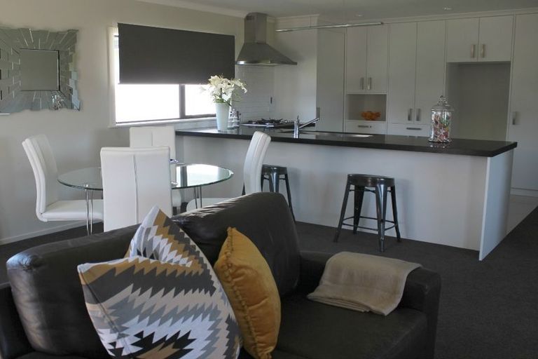 Photo of property in 14 Feist Street, Carterton, 5713