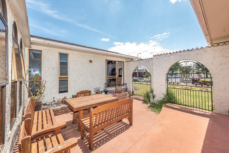 Photo of property in 22 Akepiro Place, Tawhero, Whanganui, 4501