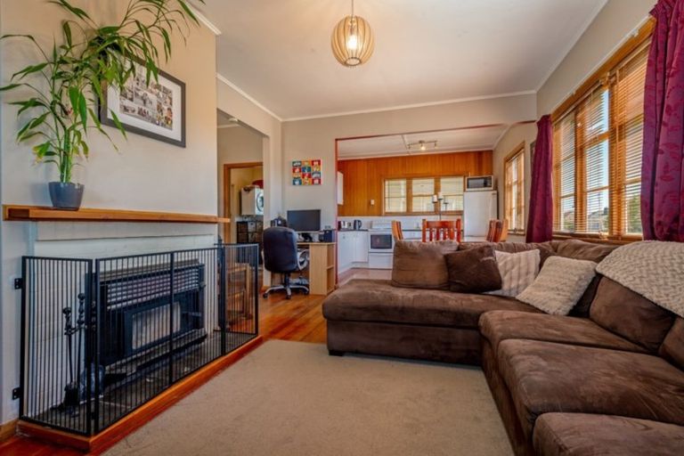 Photo of property in 126 Rangiora Avenue, Roslyn, Palmerston North, 4414