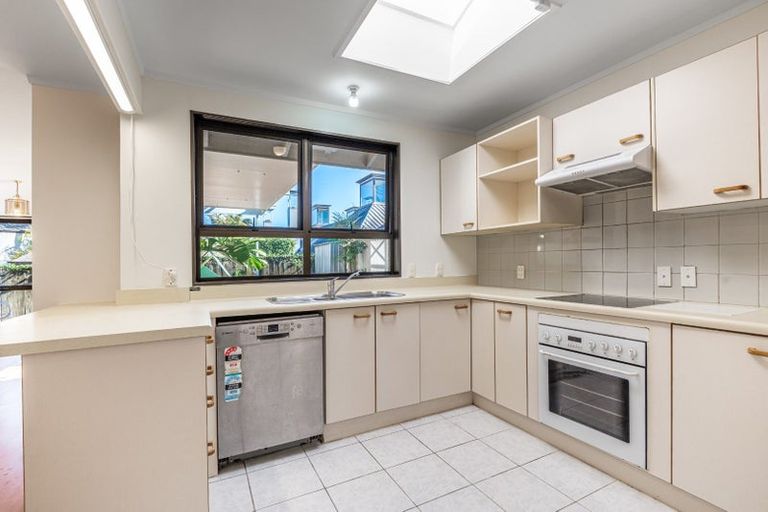 Photo of property in 45a Takutai Avenue, Half Moon Bay, Auckland, 2012