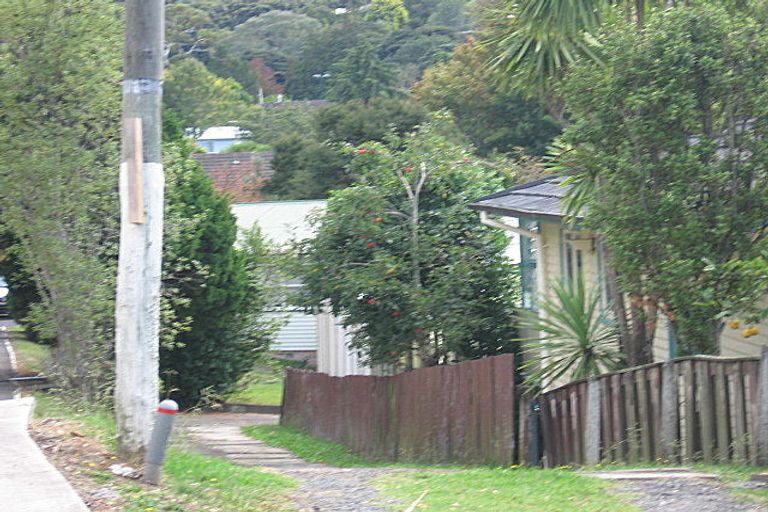 Photo of property in 79 Stottholm Road, Titirangi, Auckland, 0604
