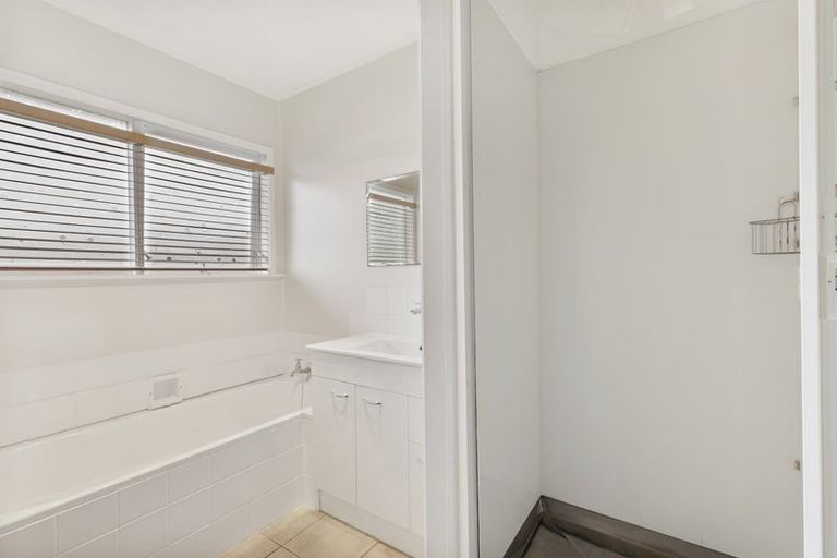 Photo of property in 1/5 Ashdown Place, Pahurehure, Papakura, 2113