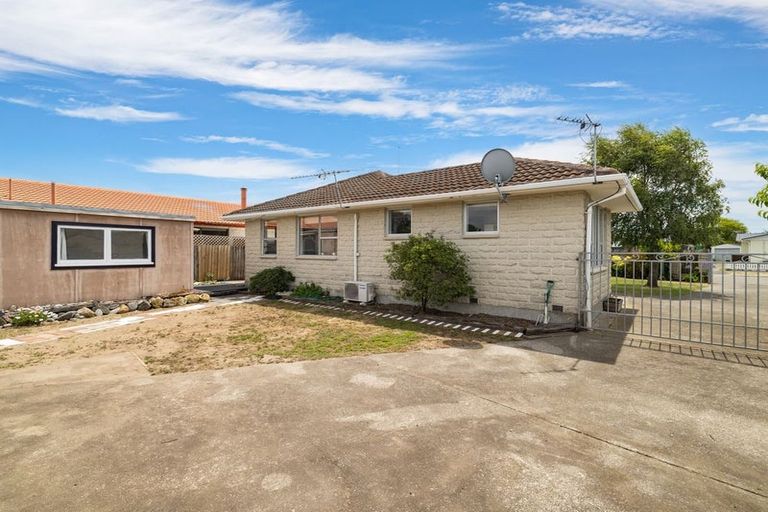 Photo of property in 5 Sophora Place, Parklands, Christchurch, 8083
