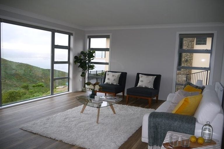 Photo of property in 25 Grumman Lane, Newlands, Wellington, 6037