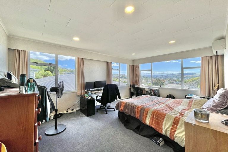 Photo of property in 34 Arapiko Street, Johnsonville, Wellington, 6037