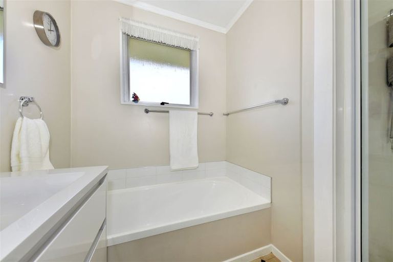 Photo of property in 16 Gibson Drive, Hornby, Christchurch, 8042