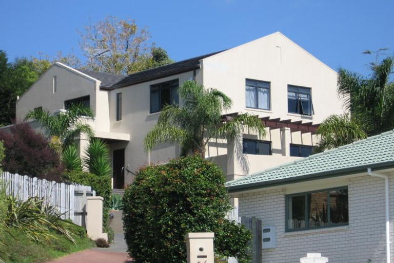 Photo of property in 14 Sherwood Grove, Northcross, Auckland, 0630