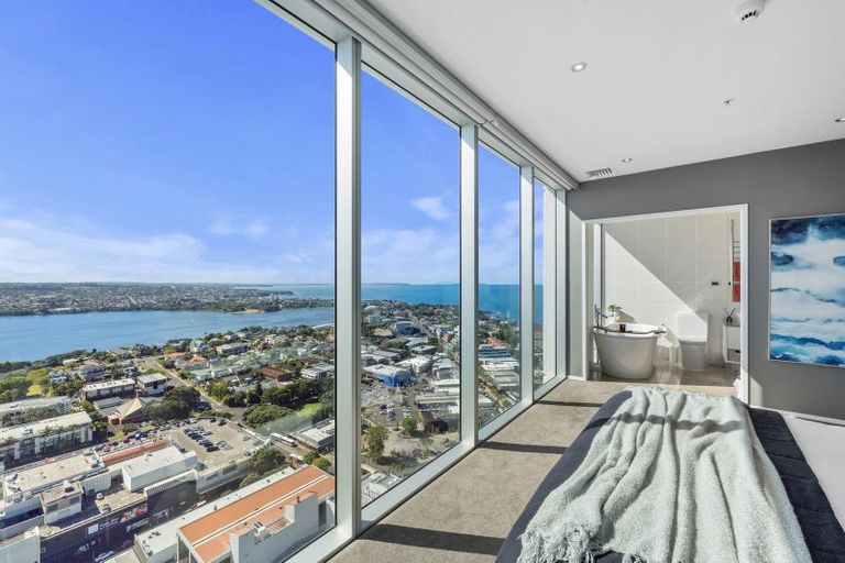 Photo of property in Sentinel Apartments, 2703/3 Northcroft Street, Takapuna, Auckland, 0622