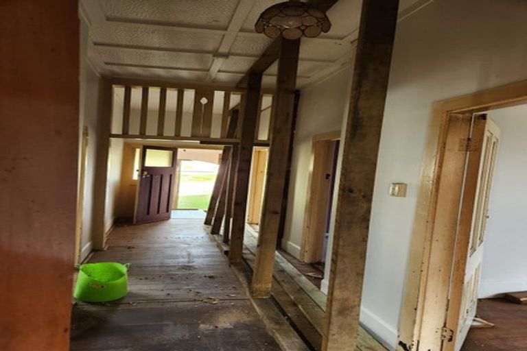 Photo of property in 11 Rosalie Terrace, Kelvin Grove, Palmerston North, 4414