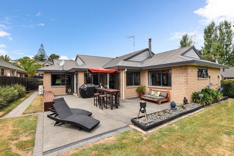 Photo of property in 14 Palm Grove Drive, Western Heights, Hamilton, 3200