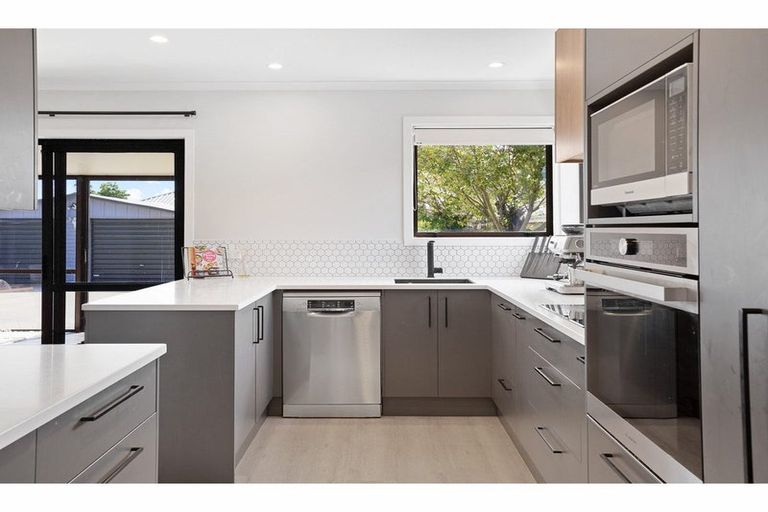 Photo of property in 5 Carbine Place, Sockburn, Christchurch, 8042