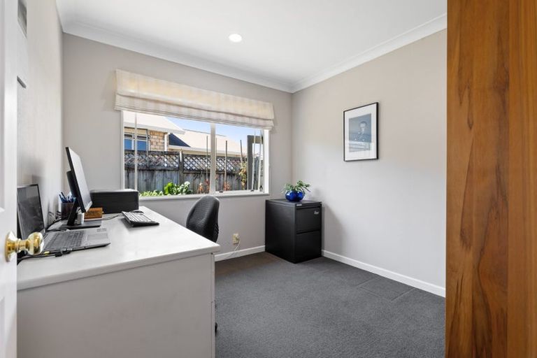 Photo of property in 7 Mcleod Mews, Rototuna, Hamilton, 3210