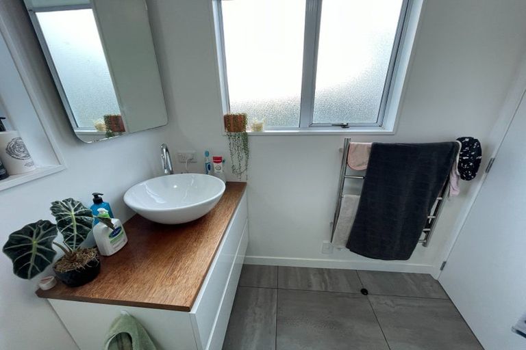 Photo of property in 13 Oaklands Grove, Clouston Park, Upper Hutt, 5018