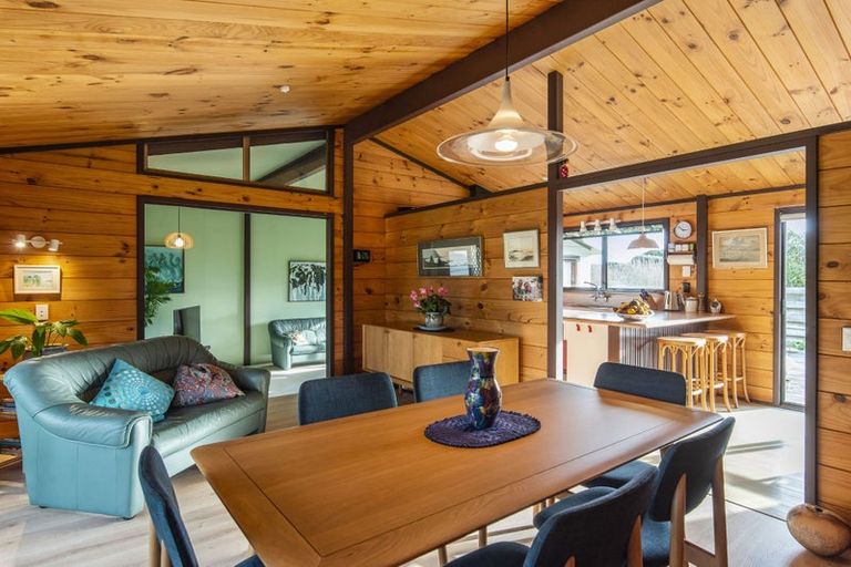 Photo of property in 63 Paetawa Road, Peka Peka, Waikanae, 5391