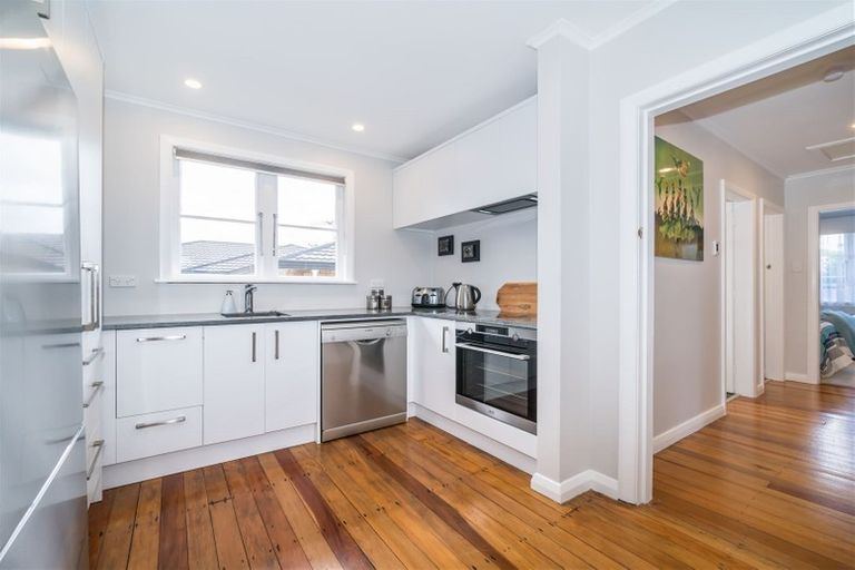 Photo of property in 2 Ascot Street, Hokowhitu, Palmerston North, 4410