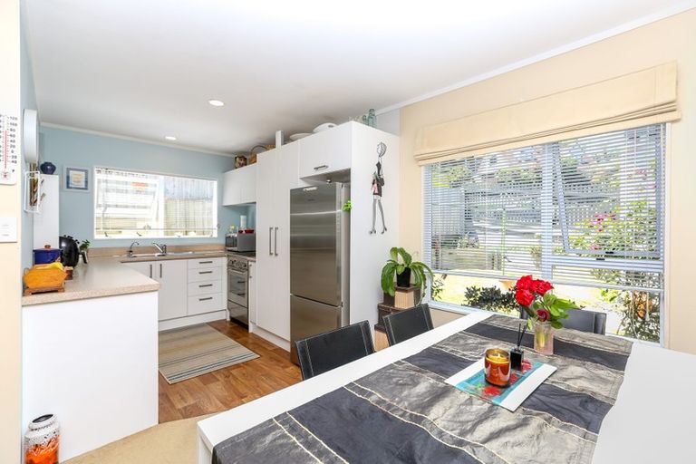 Photo of property in 11 Puketotara Street, Highlands Park, New Plymouth, 4312