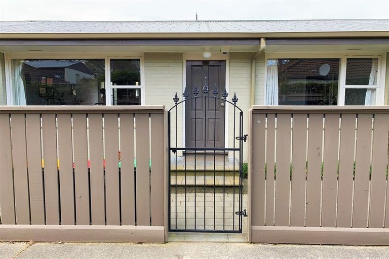 Photo of property in 3/25 Office Road, Merivale, Christchurch, 8014