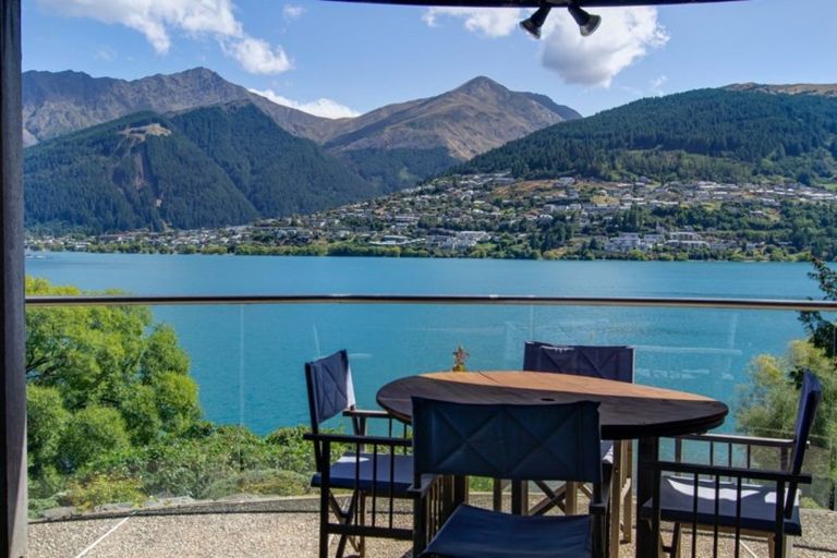 Photo of property in 615 Peninsula Road, Kelvin Heights, Queenstown, 9300