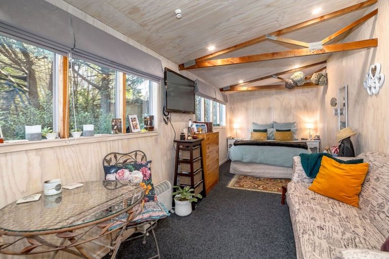 Photo of property in 2 Kempton Street, Greytown, 5712