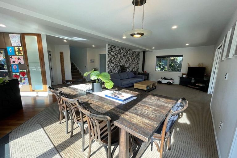 Photo of property in 15 Russell Drive, Oakura, 4314