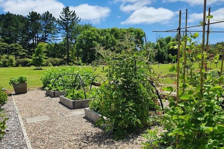 Photo of property in 728 Peak Road, Helensville, 0875