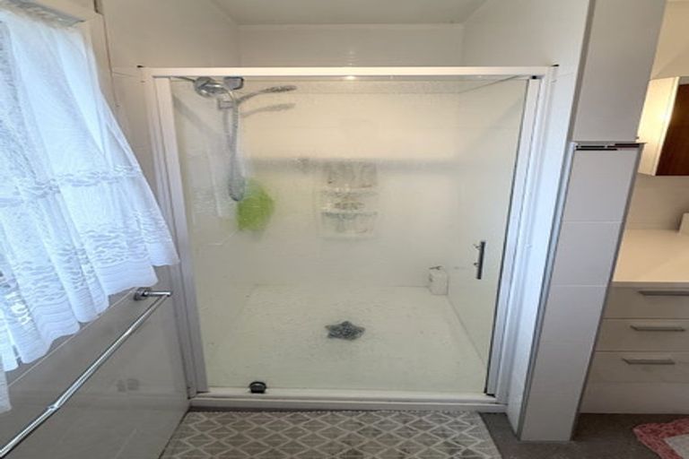 Photo of property in 2/19 Ciprian Place, Henderson, Auckland, 0612