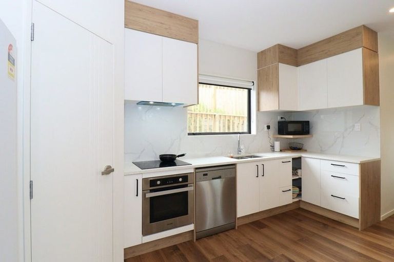 Photo of property in 37 Korokio Lane, Henderson, Auckland, 0612