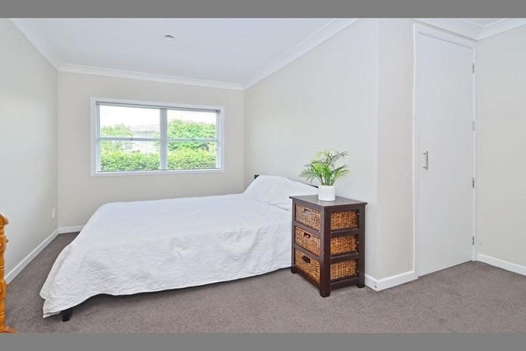 Photo of property in 6 Gills Avenue, Papakura, 2110