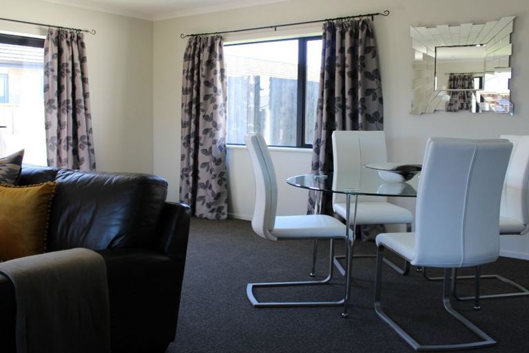 Photo of property in 14 Feist Street, Carterton, 5713