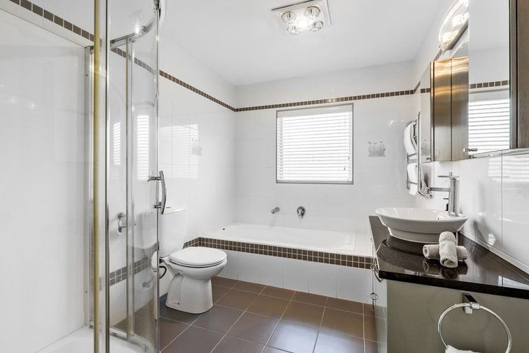 Photo of property in 20 Kunzea Place, Greenhithe, Auckland, 0632