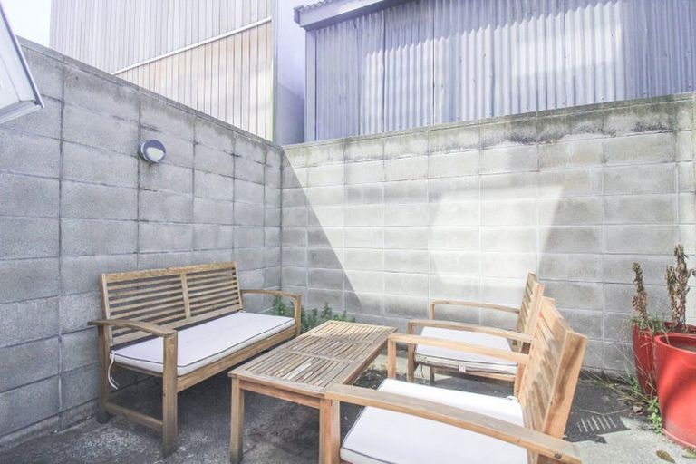 Photo of property in Canvas Apartments, 4/307 Willis Street, Te Aro, Wellington, 6011