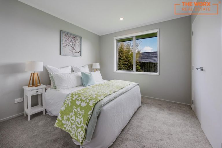 Photo of property in 33 Captain Mitchell Drive, Opaheke, Papakura, 2113