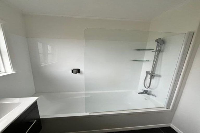 Photo of property in 6 Bowes Crescent, Strathmore Park, Wellington, 6022