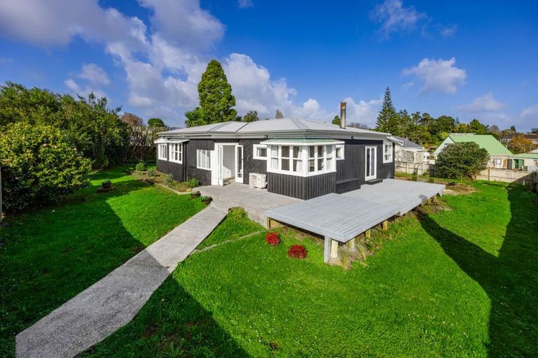 Photo of property in 35 Victoria Avenue, Waiuku, 2123