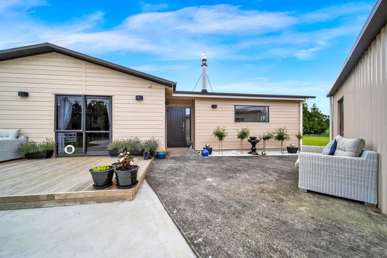 Photo of property in 554 Mountain Road, Lepperton, New Plymouth, 4373