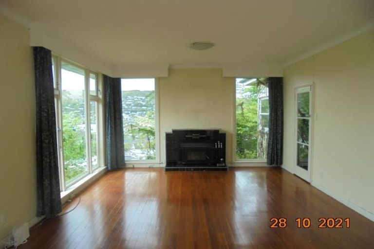 Photo of property in 19 David Crescent, Karori, Wellington, 6012