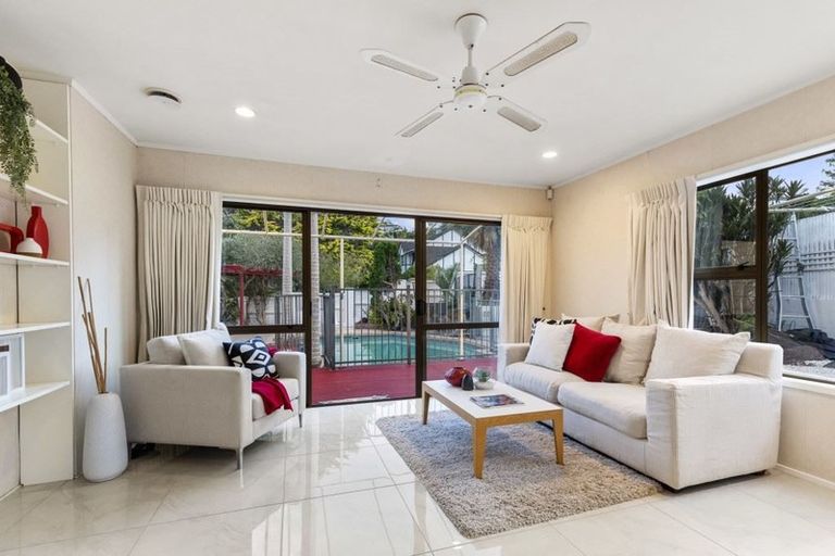 Photo of property in 203 Chelsea View Drive, Chatswood, Auckland, 0626