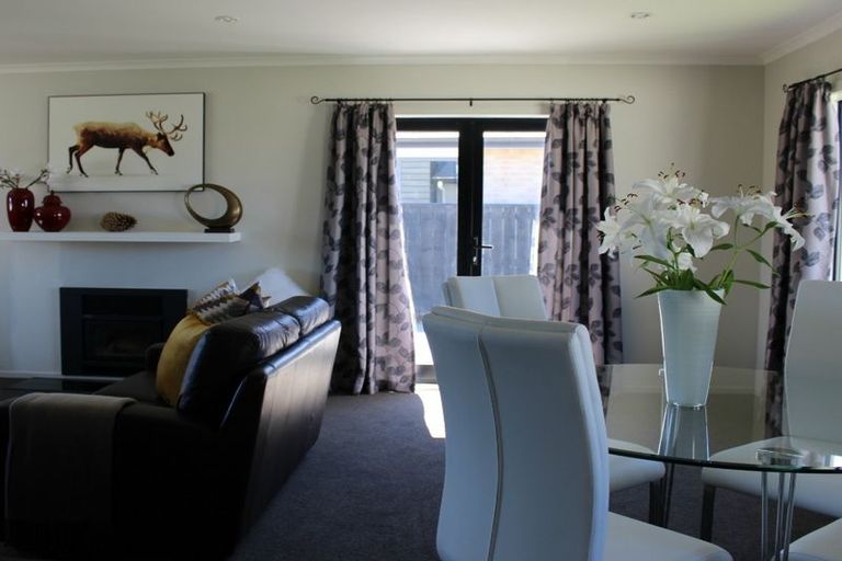 Photo of property in 14 Feist Street, Carterton, 5713