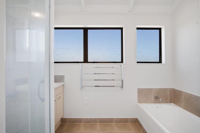 Photo of property in 114 Torkar Road, Clarks Beach, 2122