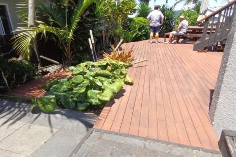 Photo of property in 18 Marina View Drive, West Harbour, Auckland, 0618