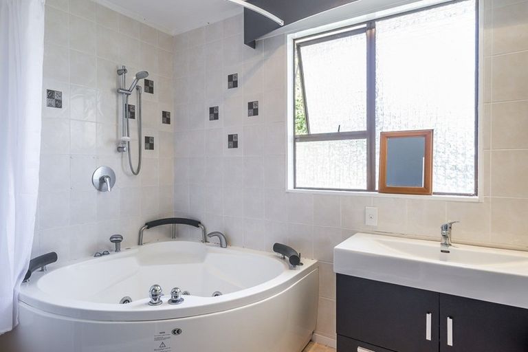 Photo of property in 531 Kawiu Road, Levin, 5572