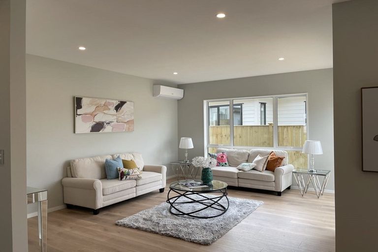 Photo of property in 17 Konoba Avenue, Kumeu, 0810